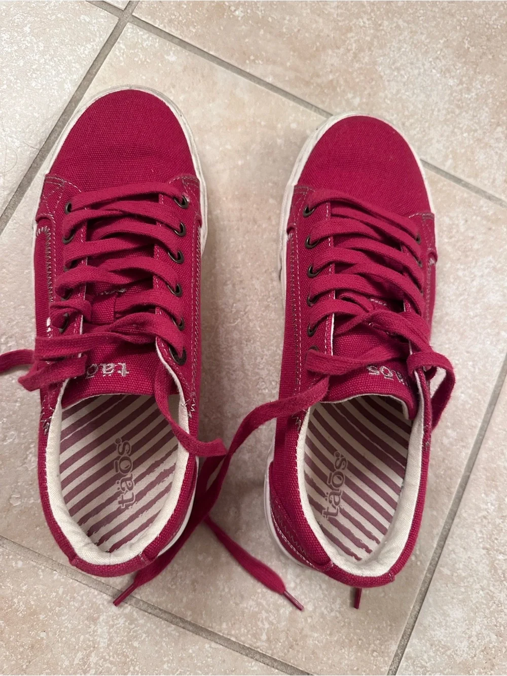 Taos Footwear Women's Lace-Up Plim Soul Red Sneakers